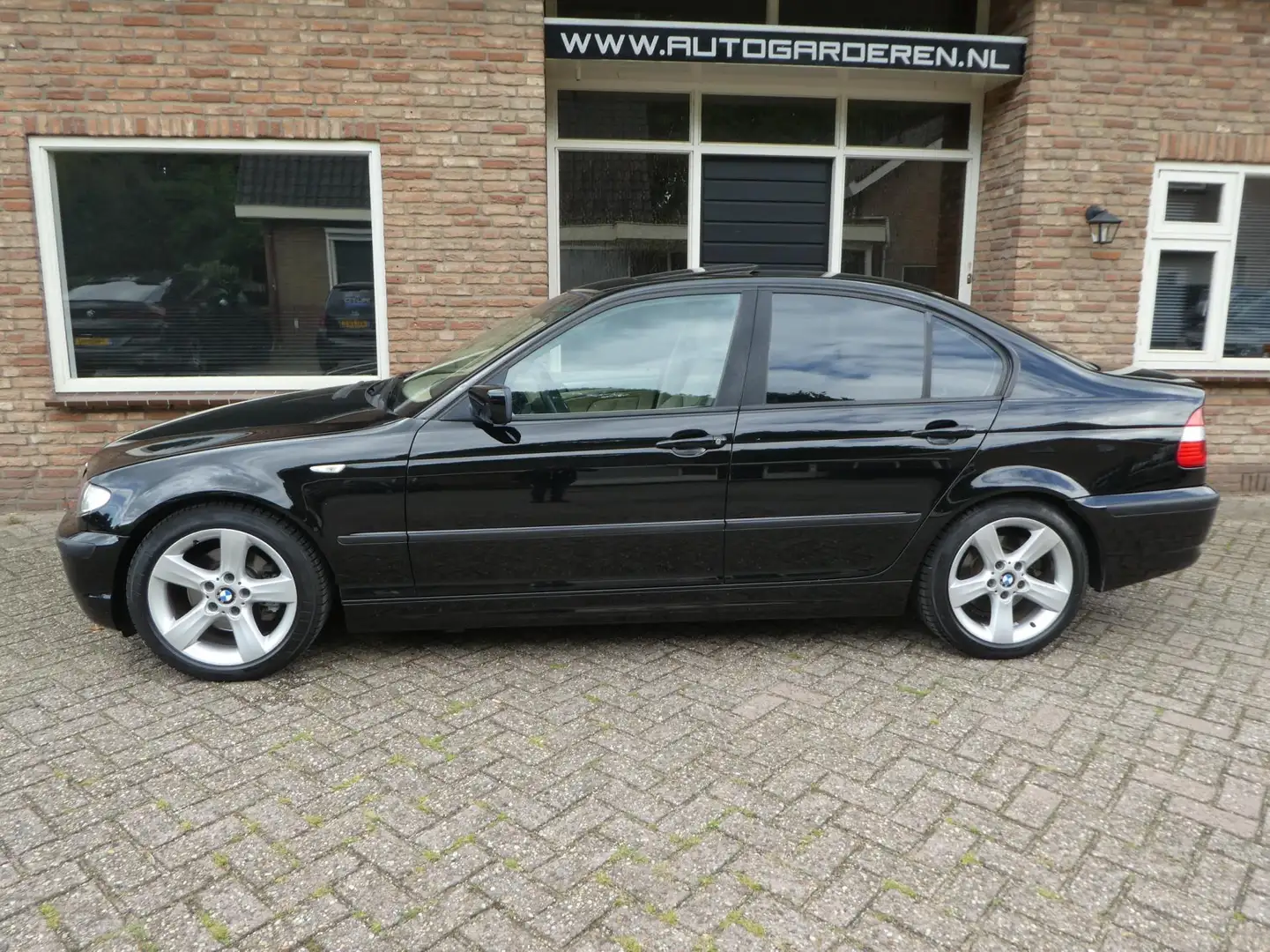 BMW 325 325i Edition Zwart - 2