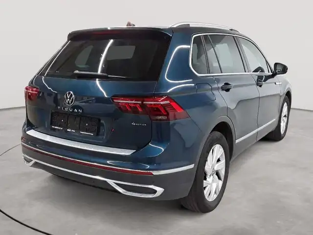 Volkswagen Tiguan view 4