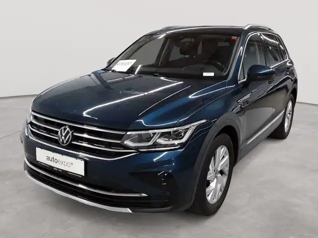 Volkswagen Tiguan view 2