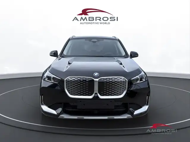 BMW Ix1 view 7