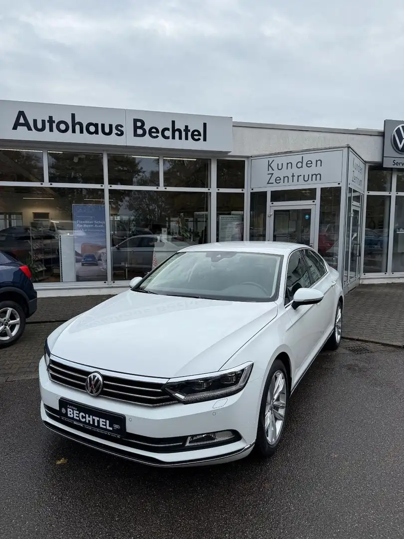 Volkswagen Passat Lim. Highline, LED, Navi, 1.Hand Blanc - 2