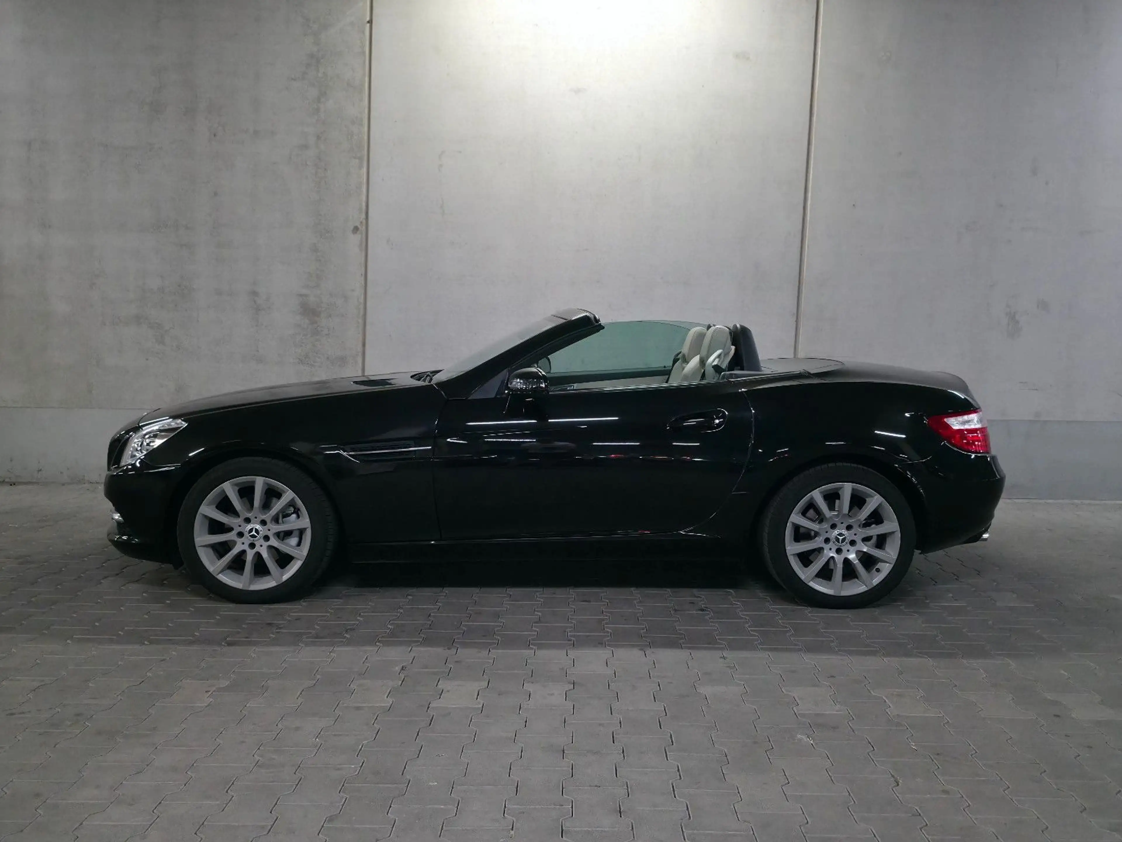 Mercedes-Benz SLK 200 Roadster Automatik Glasdach AirScarf — photo 11