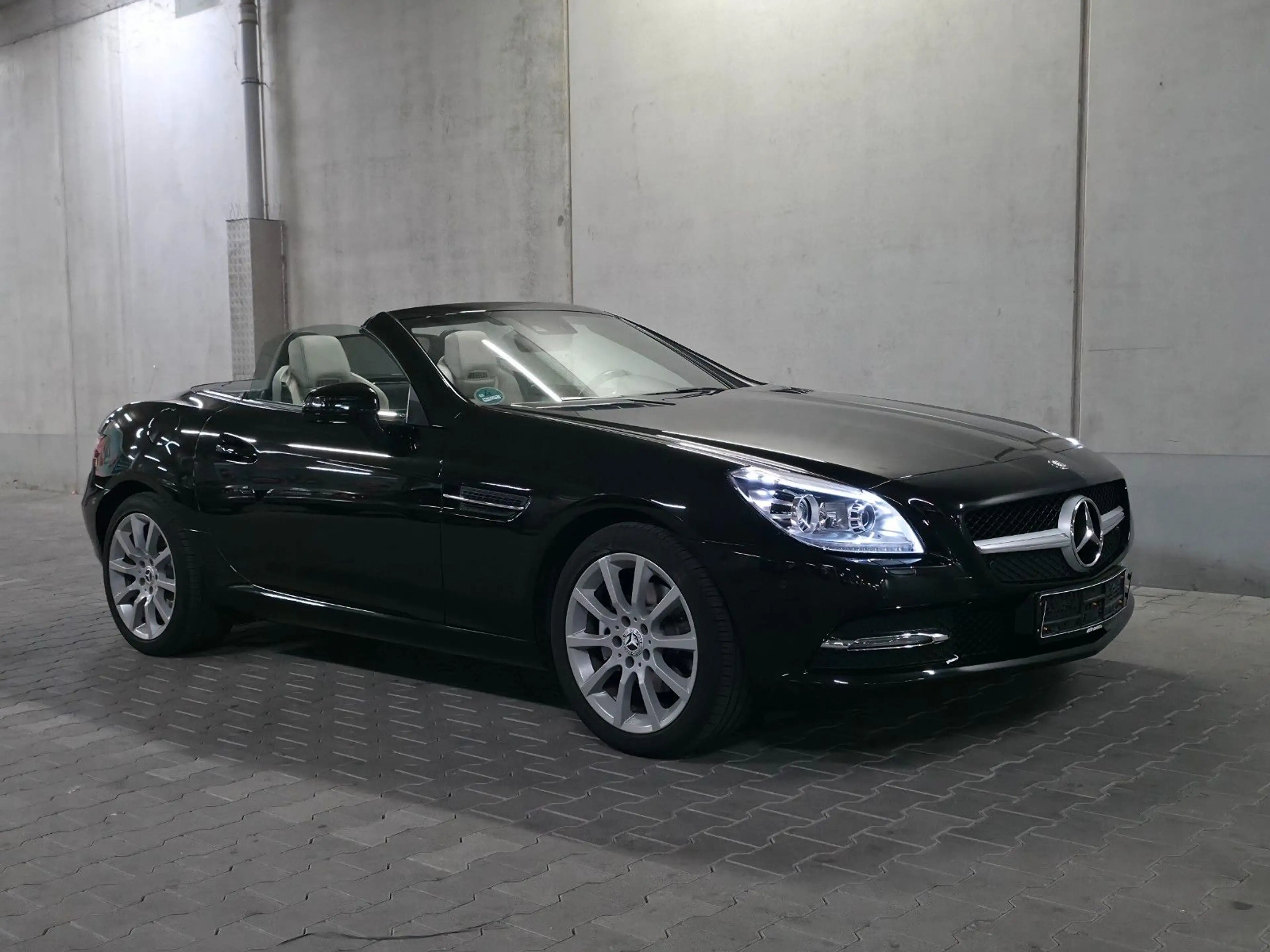 Mercedes-Benz SLK 200 Roadster Automatik Glasdach AirScarf — photo 2