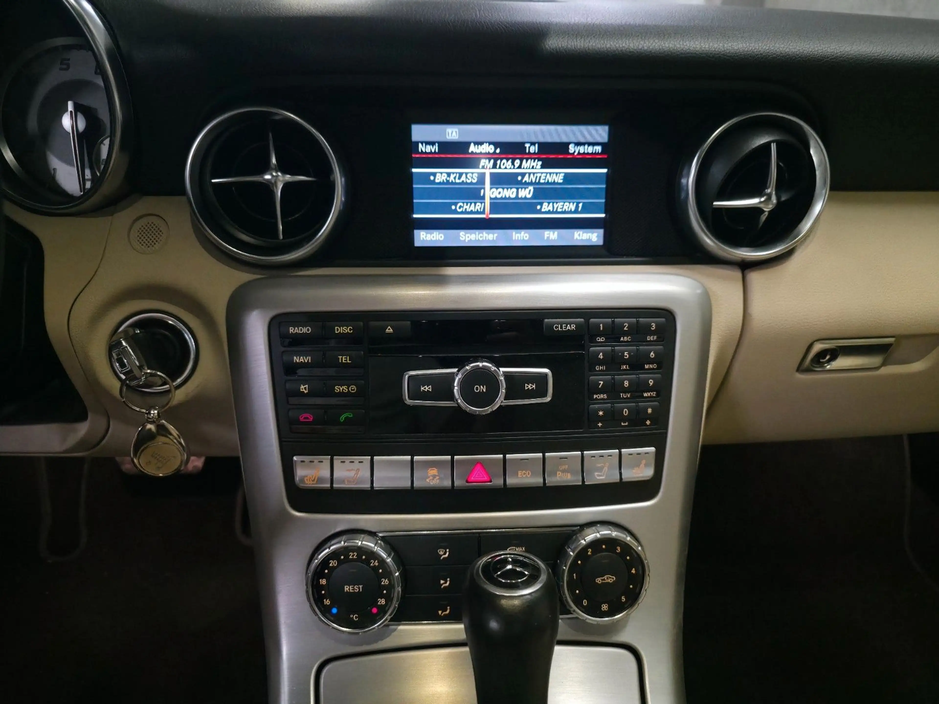 Mercedes-Benz SLK 200 Roadster Automatik Glasdach AirScarf — photo 17