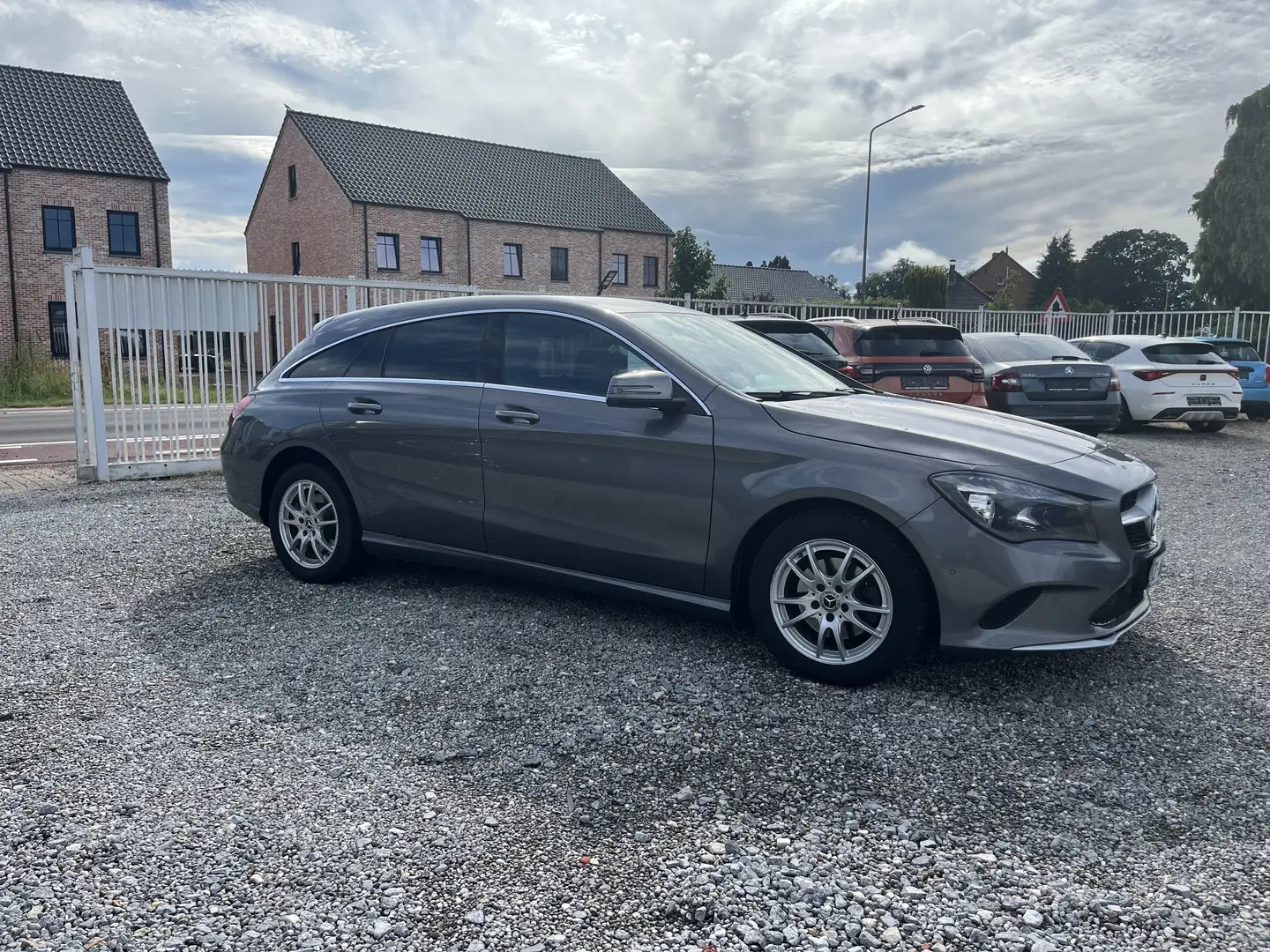 Mercedes-Benz CLA 180 Shooting Brake d Urban - 1