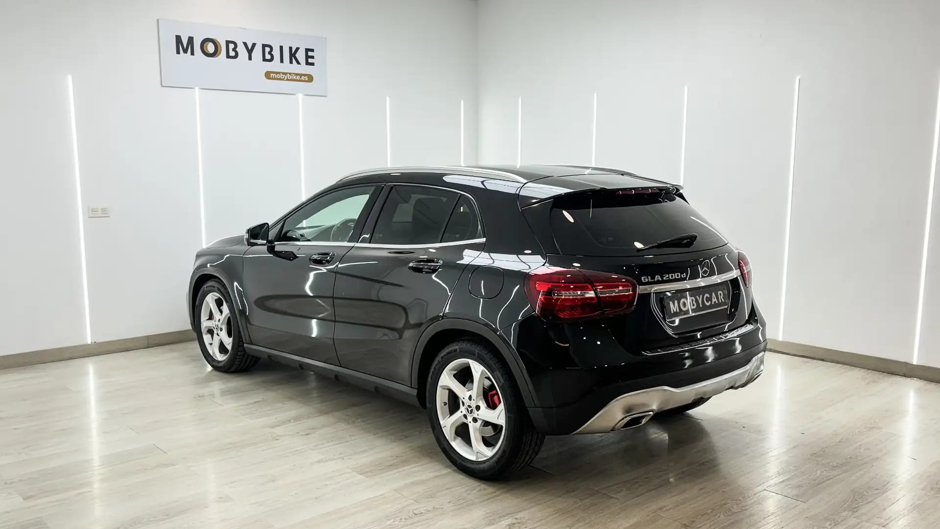 Mercedes-Benz GLA 200 200d 7G-DCT Negro - 2