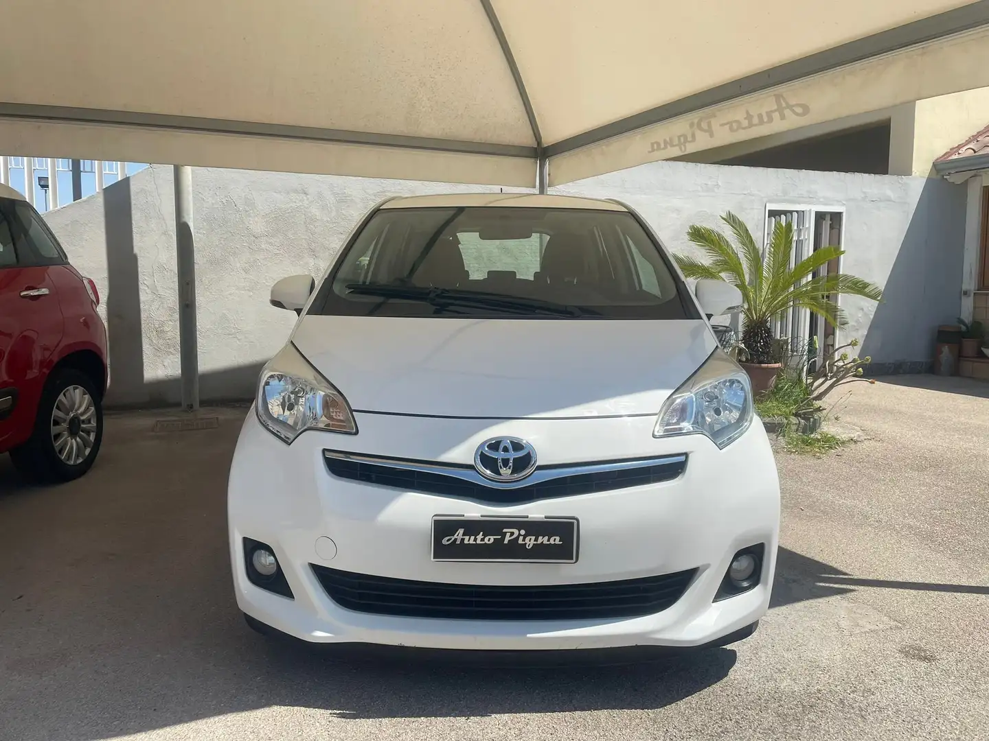 Toyota Verso-S Verso-S 1.4d Active mt Weiß - 2
