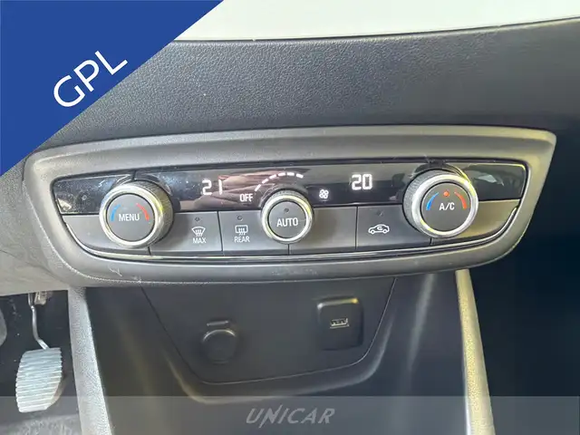 Opel Crossland view 14