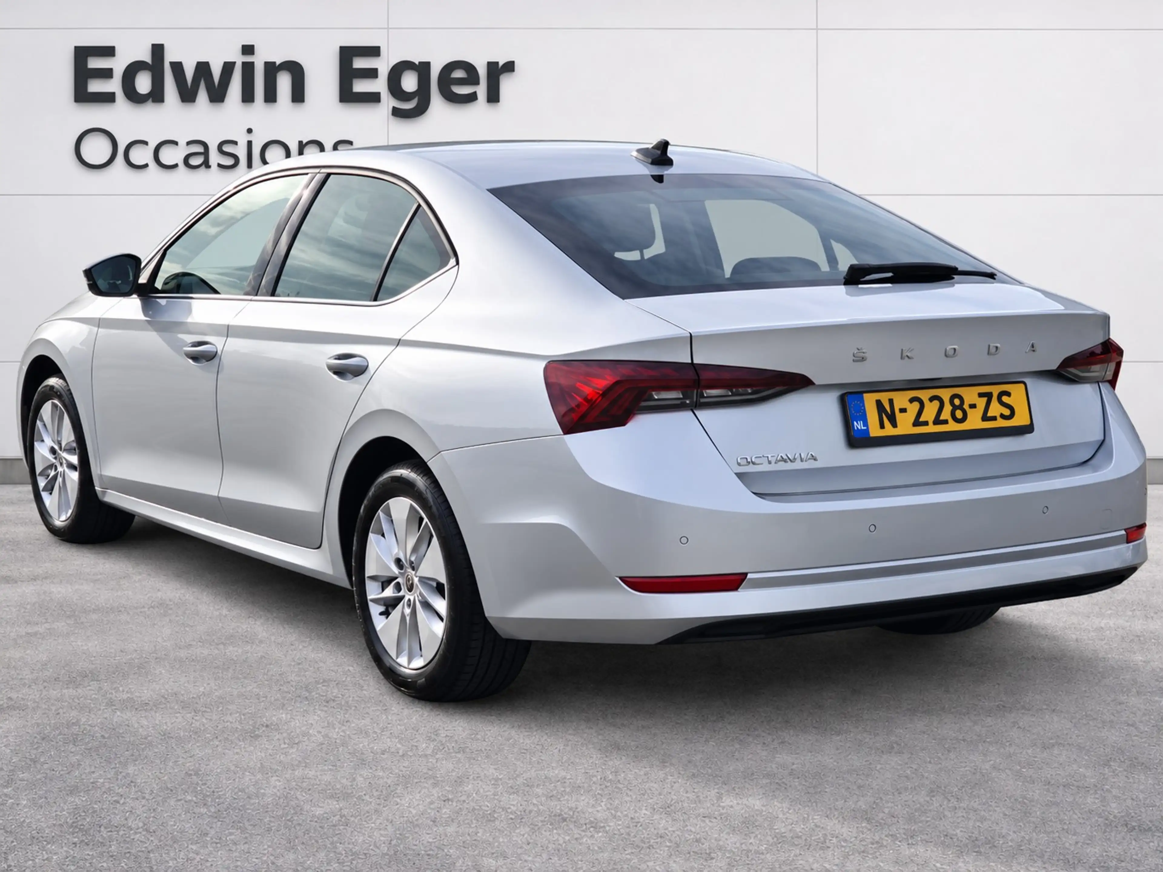 Skoda Octavia 1.0 TSI Business Edition | Apple car play | Androi — photo 5
