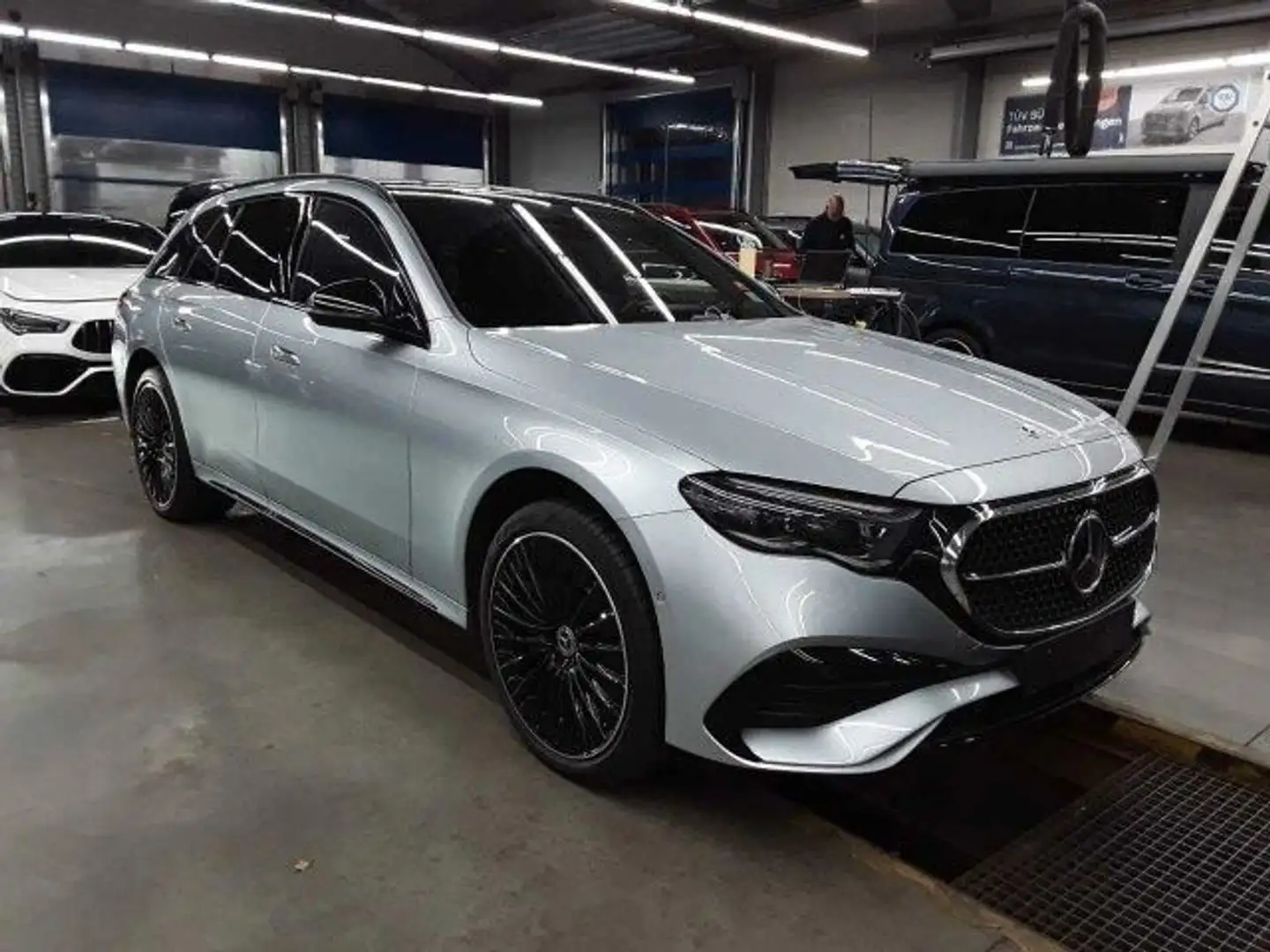 Mercedes-Benz E 450 d 4M AMG Burm+AirM+Pano+Memory+360°+Keyles Argent - 2
