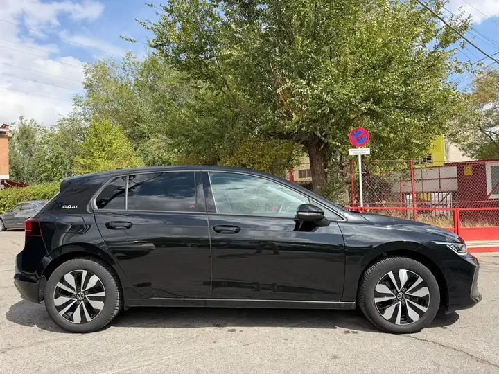 Volkswagen Golf Life 1.5 TSI 6 vel. 2025, foto 14