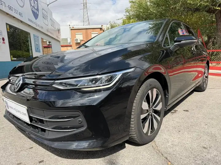 Volkswagen Golf Life 1.5 TSI 6 vel. 2025, foto 19