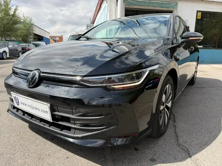 Volkswagen Golf Life 1.5 TSI 6 vel. 2025, foto 12