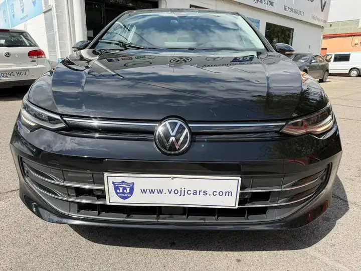 Volkswagen Golf Life 1.5 TSI 6 vel. 2025, foto 3