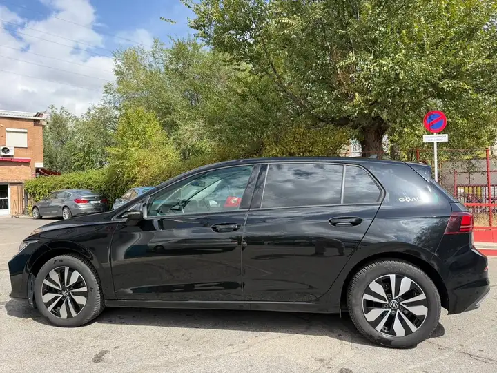 Volkswagen Golf Life 1.5 TSI 6 vel. 2025, foto 18