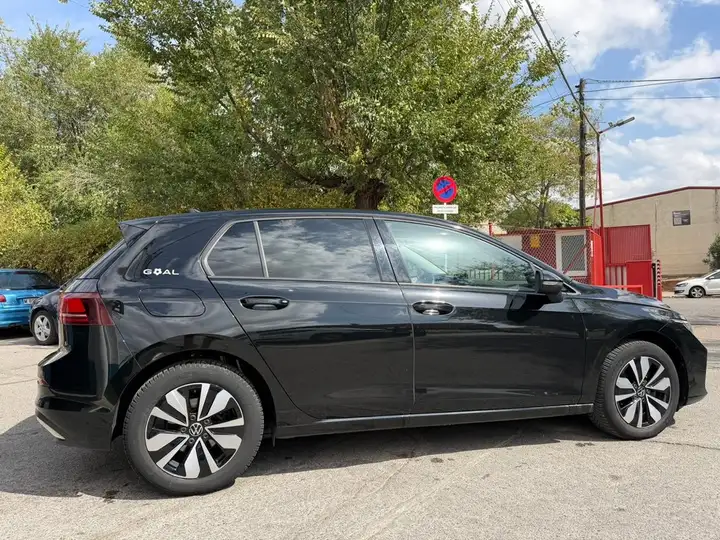 Volkswagen Golf Life 1.5 TSI 6 vel. 2025, foto 15