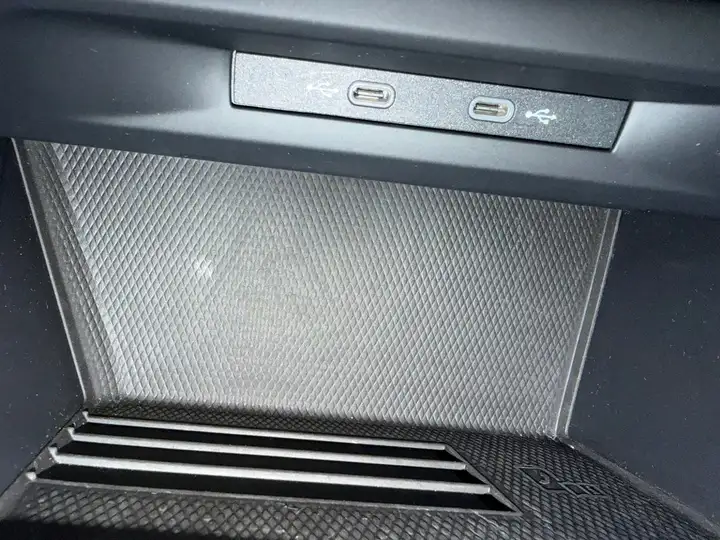 Volkswagen Golf Life 1.5 TSI 6 vel. 2025, foto 50