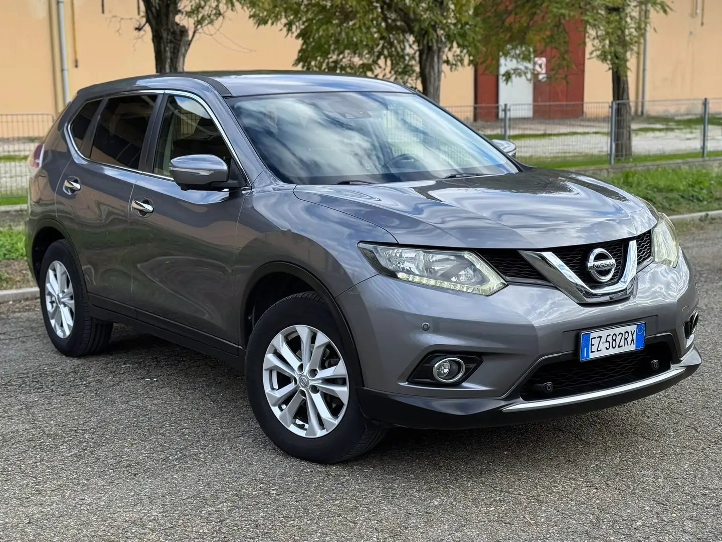 Nissan X-Trail - 2