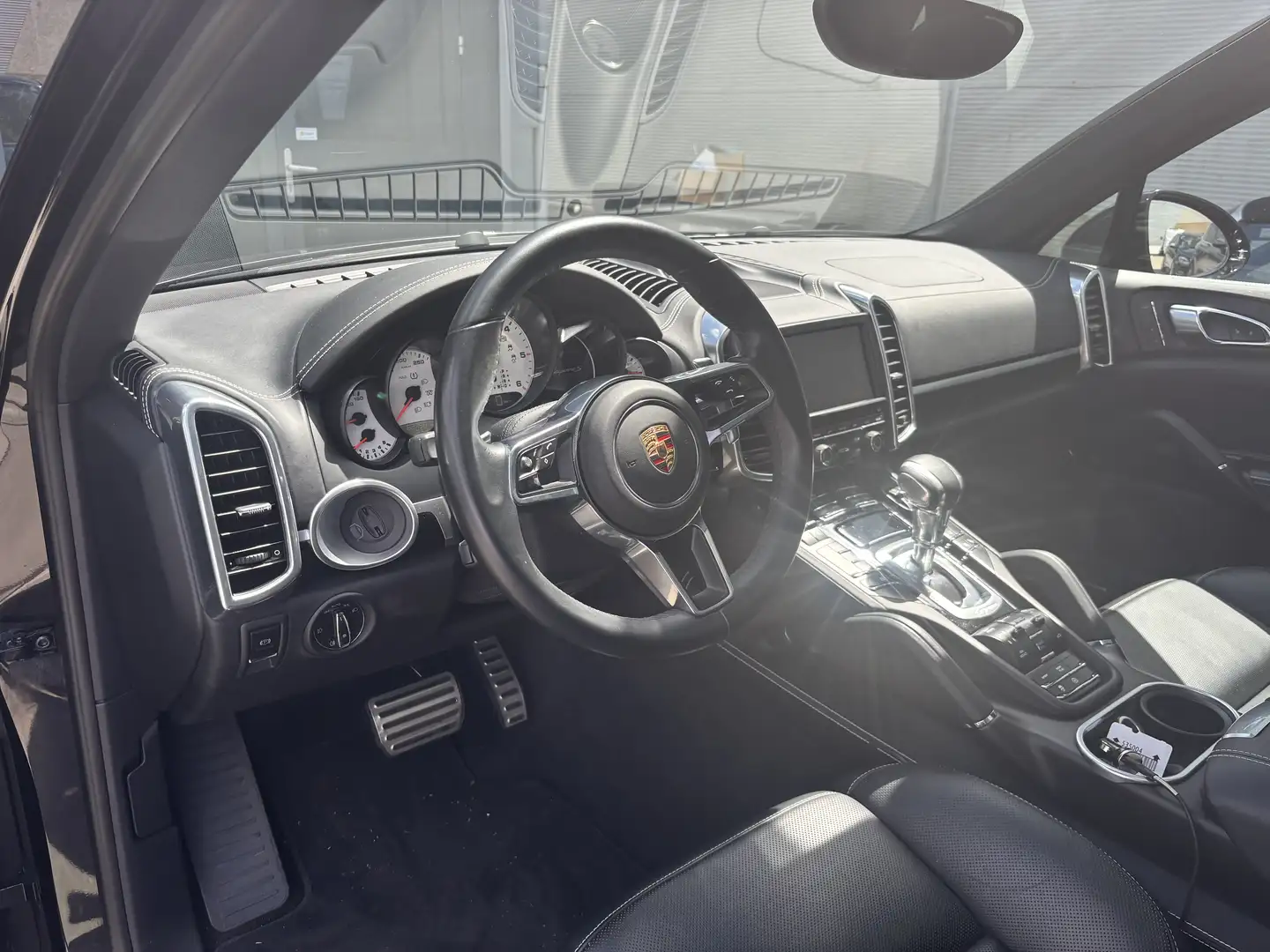 Porsche Cayenne 4.2 D S Cayenne 4.2D V8 Zwart - 1