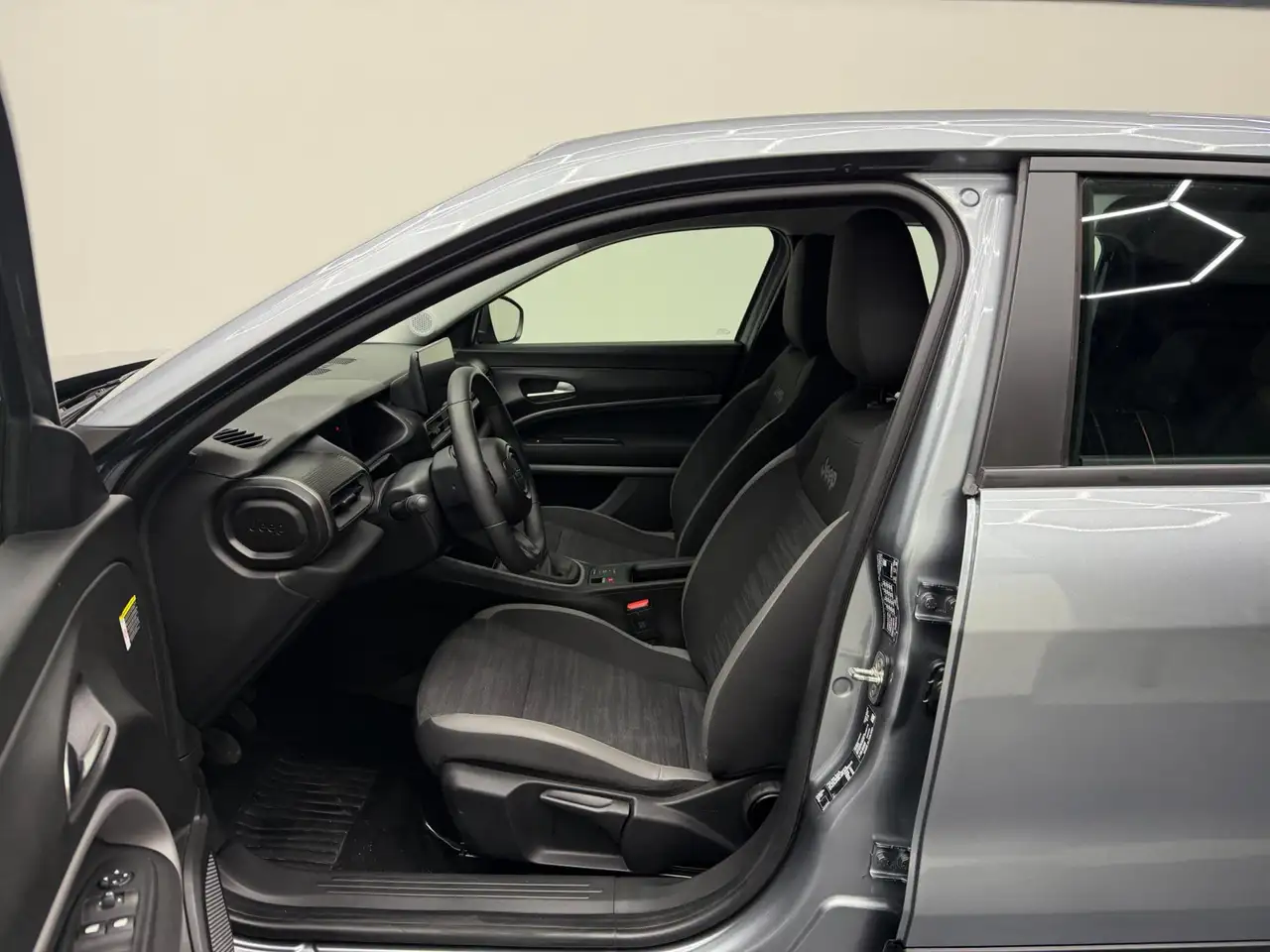 Jeep Avenger 1.2 Longitude - Half leder - Carplay - Clima - Cru 8