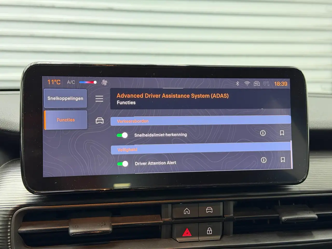 Jeep Avenger 1.2 Longitude - Half leder - Carplay - Clima - Cru 27