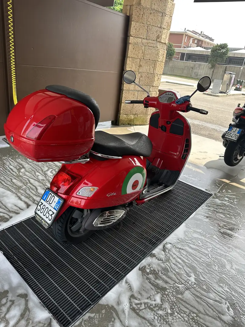 Vespa GTS 250ie Bauletto compreso nel prezzo - 2