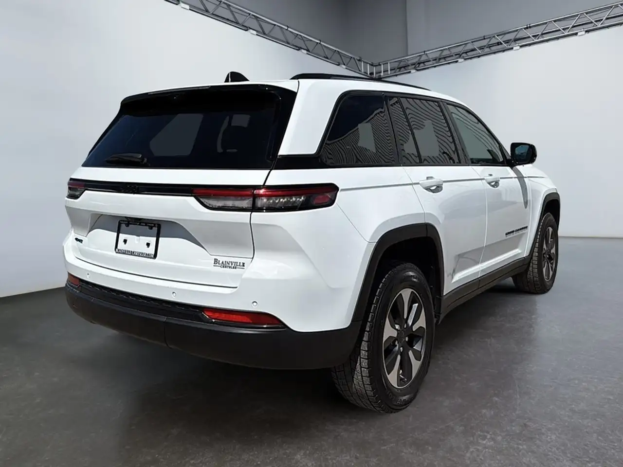 Jeep Grand Cherokee снимка Jeep Grand Cherokee