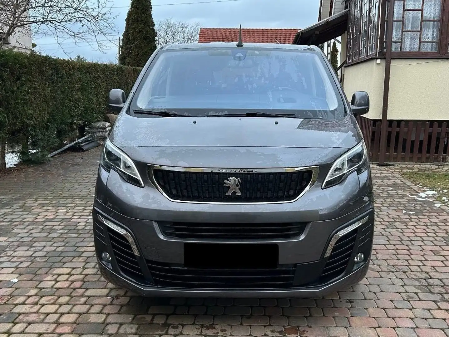 Peugeot Traveller Traveller L2 2.0 BlueHDi 180 EAT8Allure Šedá - 1