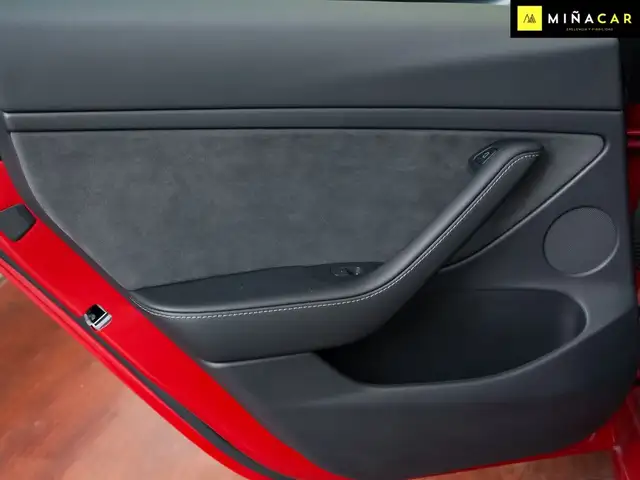 Tesla Model 3 view 20