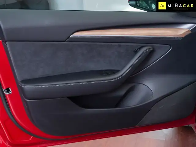 Tesla Model 3 view 18