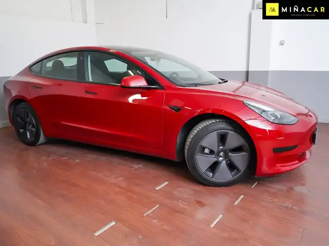 Tesla Model 3 view 2