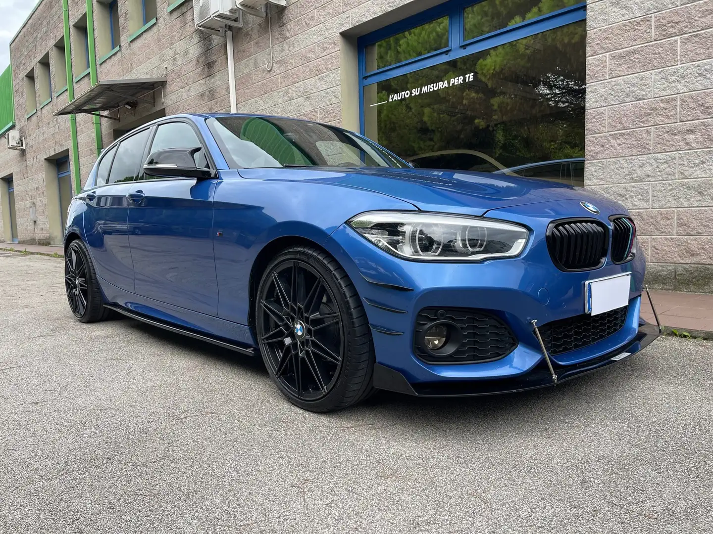 BMW 114 MSPORT ADATTA NEOPAT. APPLE CARPLAY CERCHI DA 19" Kék - 1