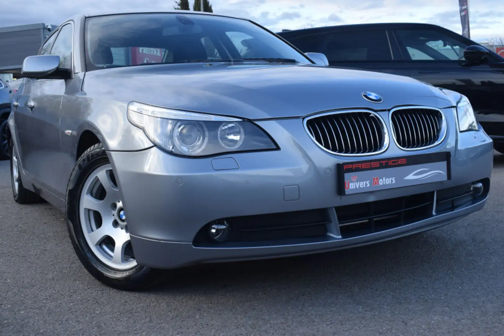 BMW 523 (E60) 523IA 177CH PREMIERE Gris - 1