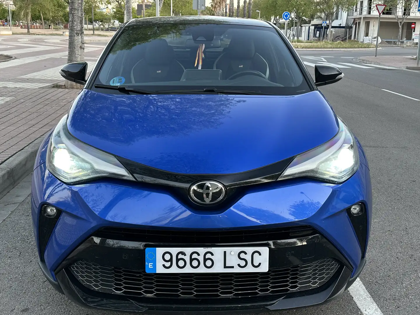 Toyota C-HR 180H GR Sport - 1