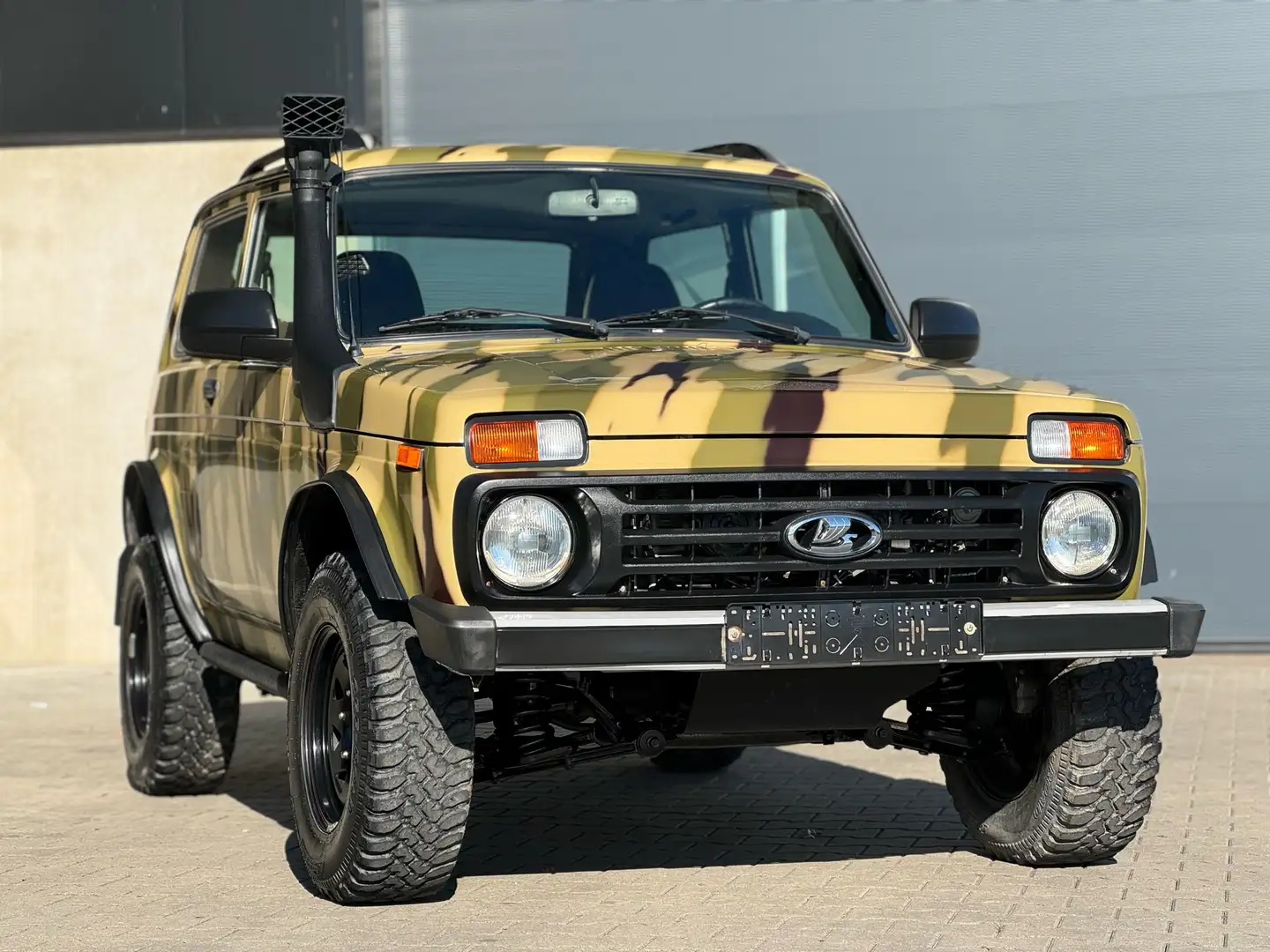 Lada Niva BRONTO 4x4 /Airco/24564KM/Netto €12.500- Beige - 1