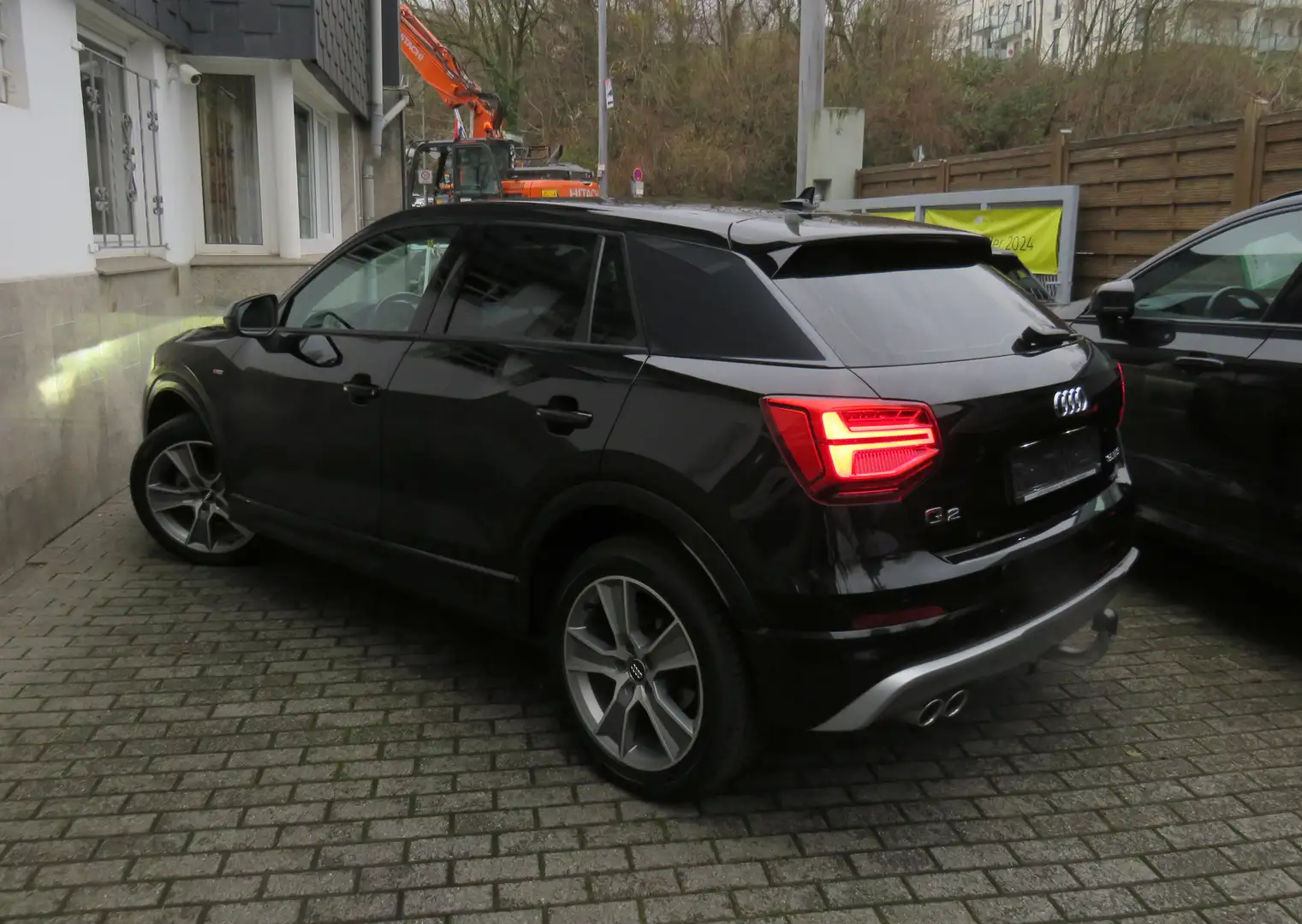 Audi Q2 35 TFSI design S line / Navi, LED, Top Zustand Schwarz - 2