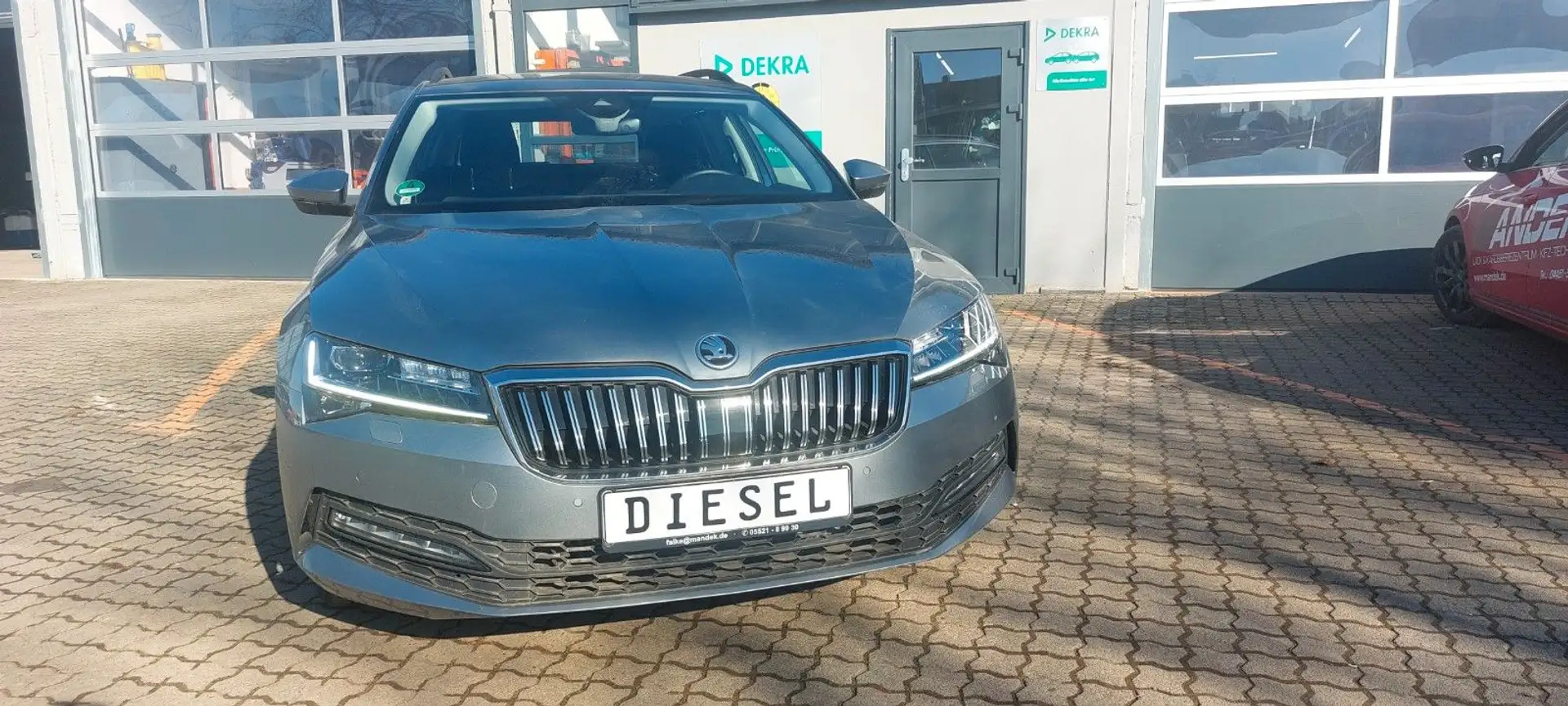 Skoda Superb Combi Ambition Grau - 1