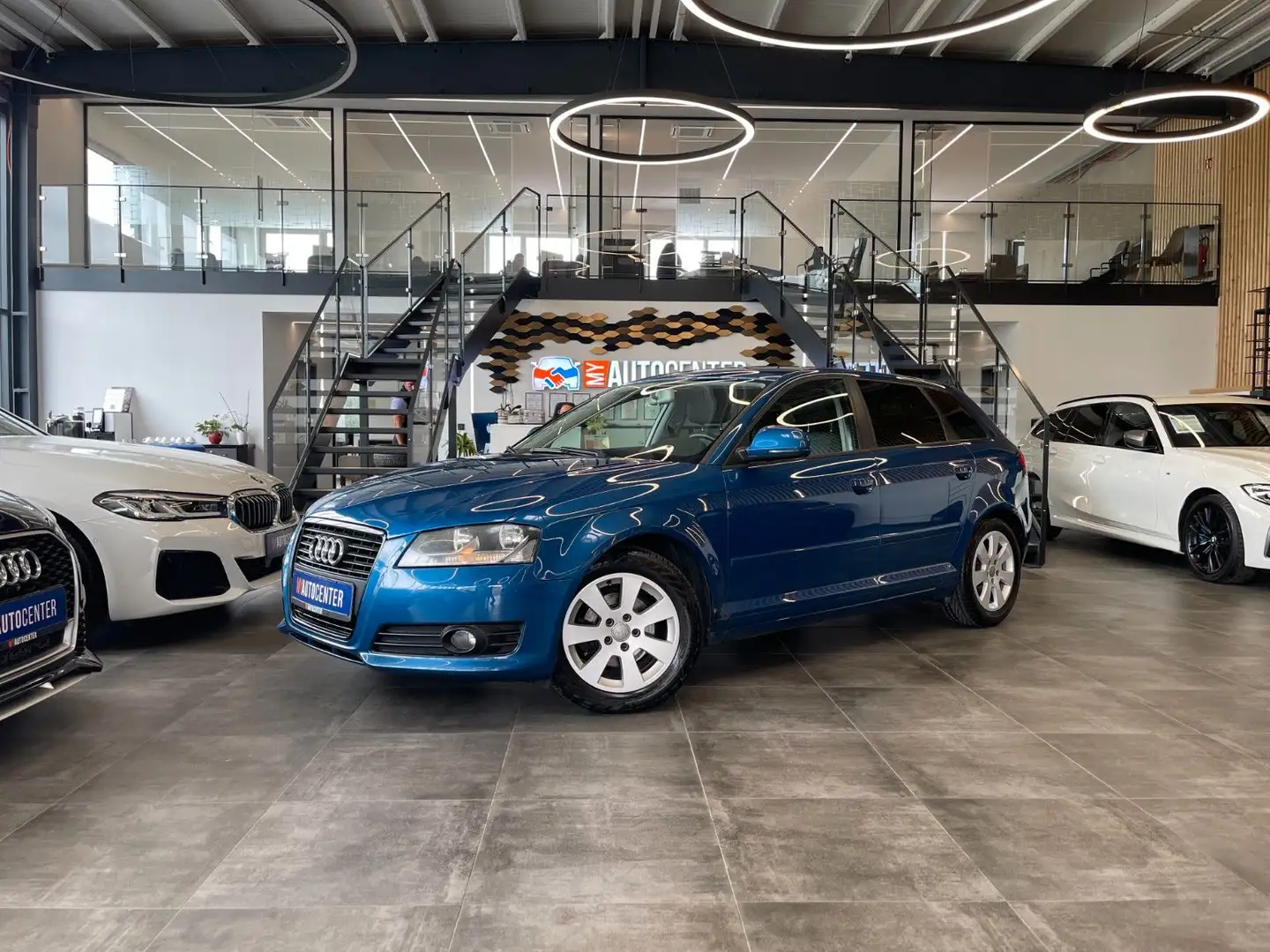 Audi A3 Sportback 1.6 Attraction *TEMPOMAT*SZHZ*KLIMA Blue - 1