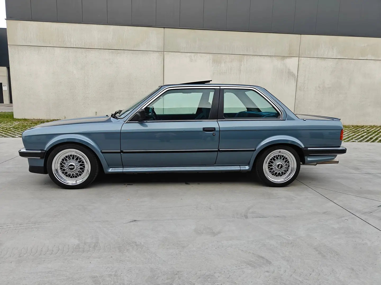 BMW 325 325ix Niebieski - 2