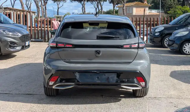 Peugeot 308 view 12