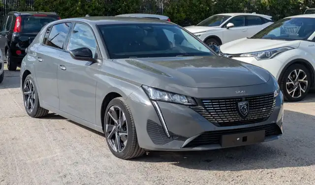 Peugeot 308 view 2