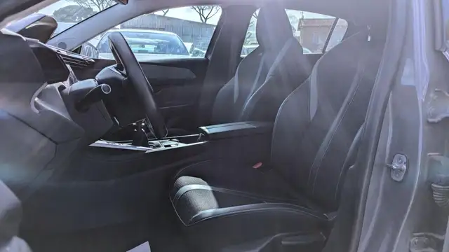 Peugeot 308 view 7
