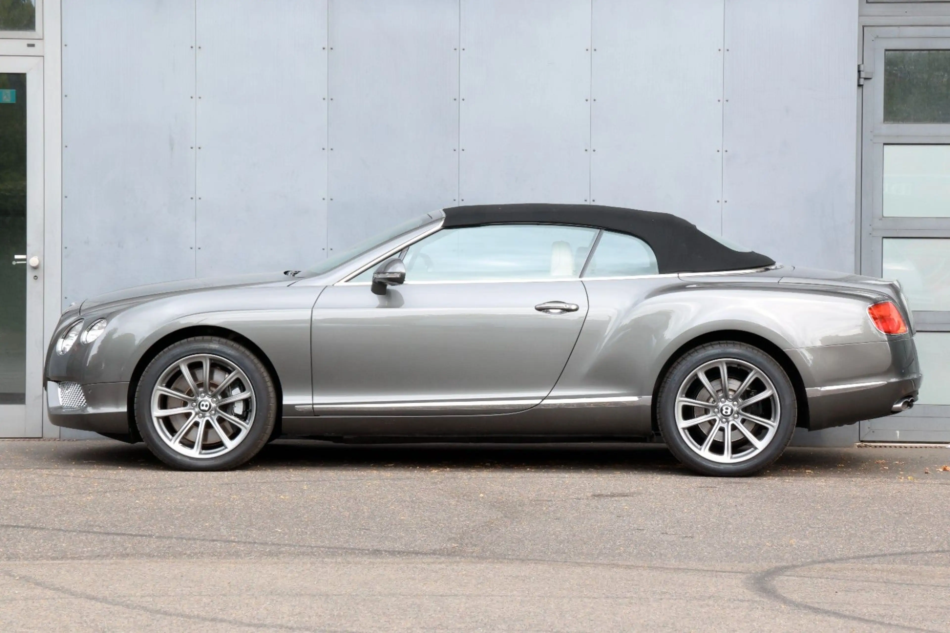 Bentley Continental GTC 4.0 V8 4WD Automatik — photo 7