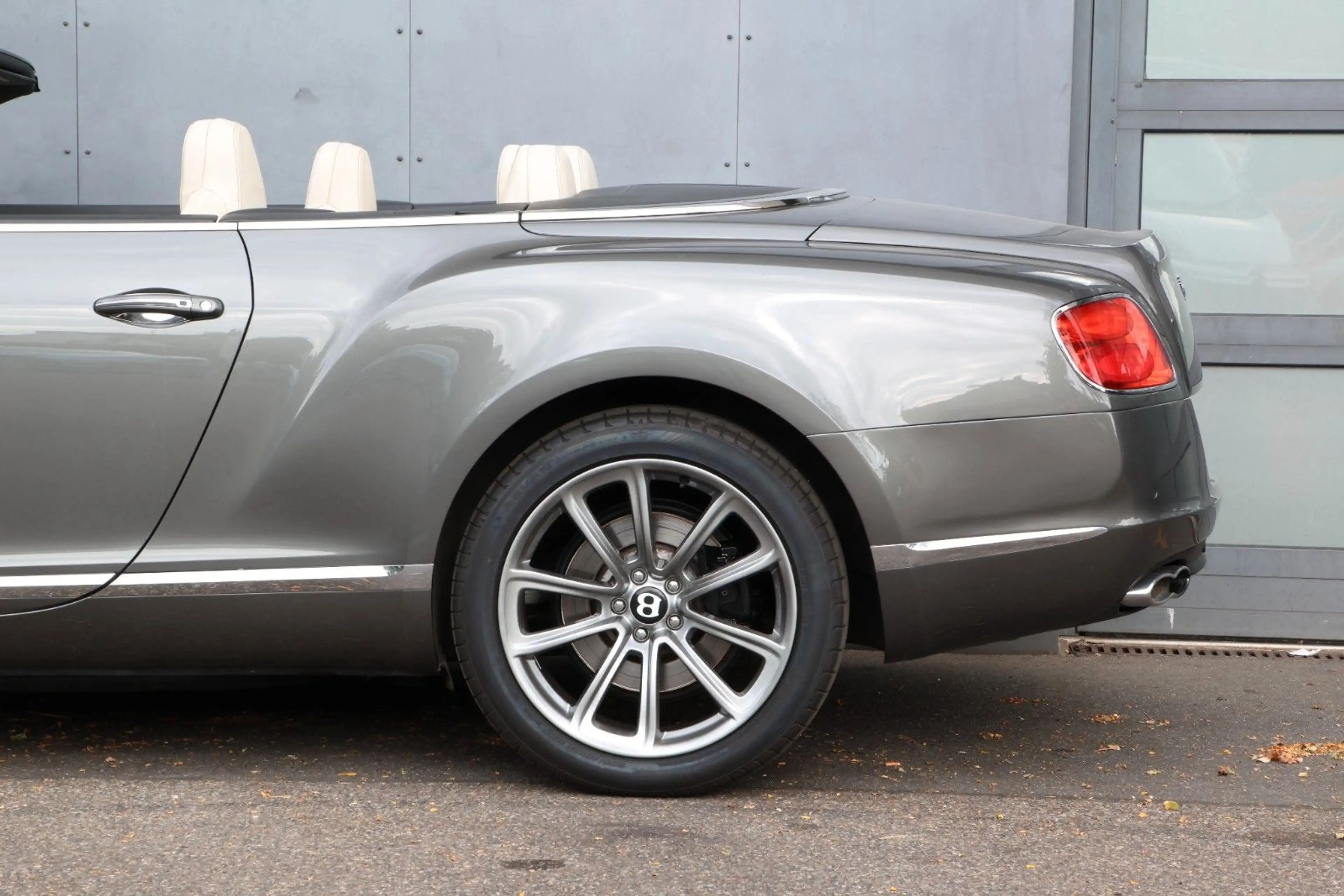 Bentley Continental GTC 4.0 V8 4WD Automatik — photo 14