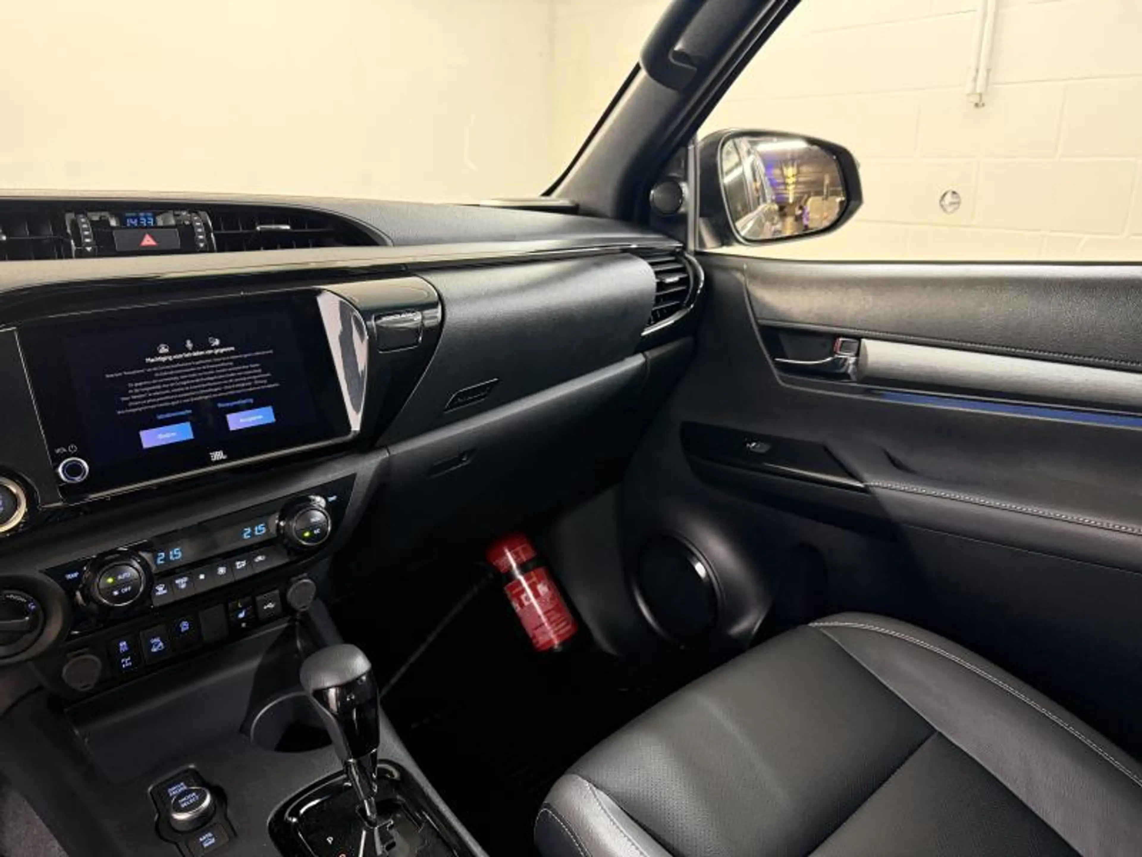 Toyota Hilux DC - 2.8 MHEV Diesel - Invincible - Rolluik - Trek — photo 5