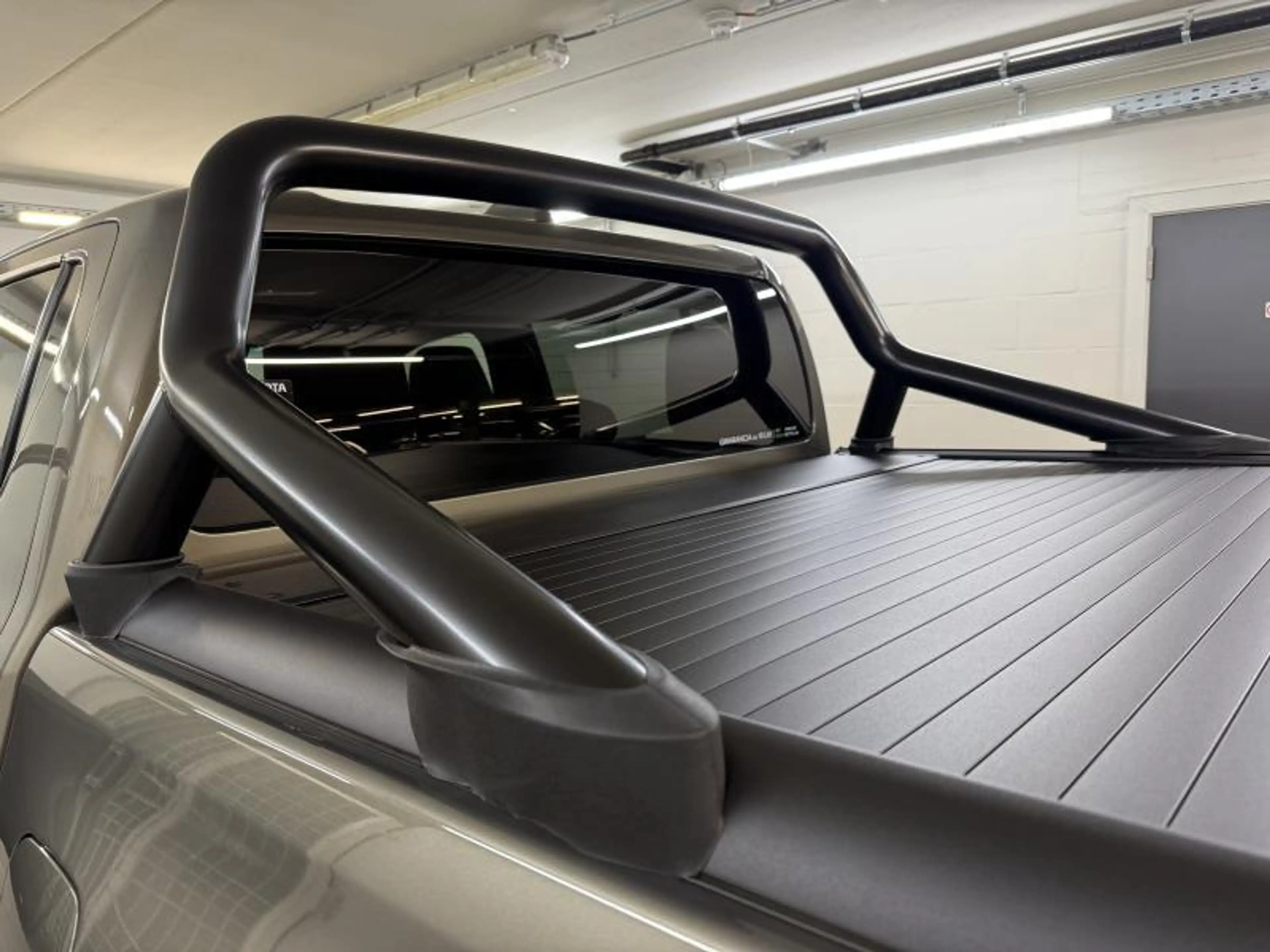 Toyota Hilux DC - 2.8 MHEV Diesel - Invincible - Rolluik - Trek — photo 6