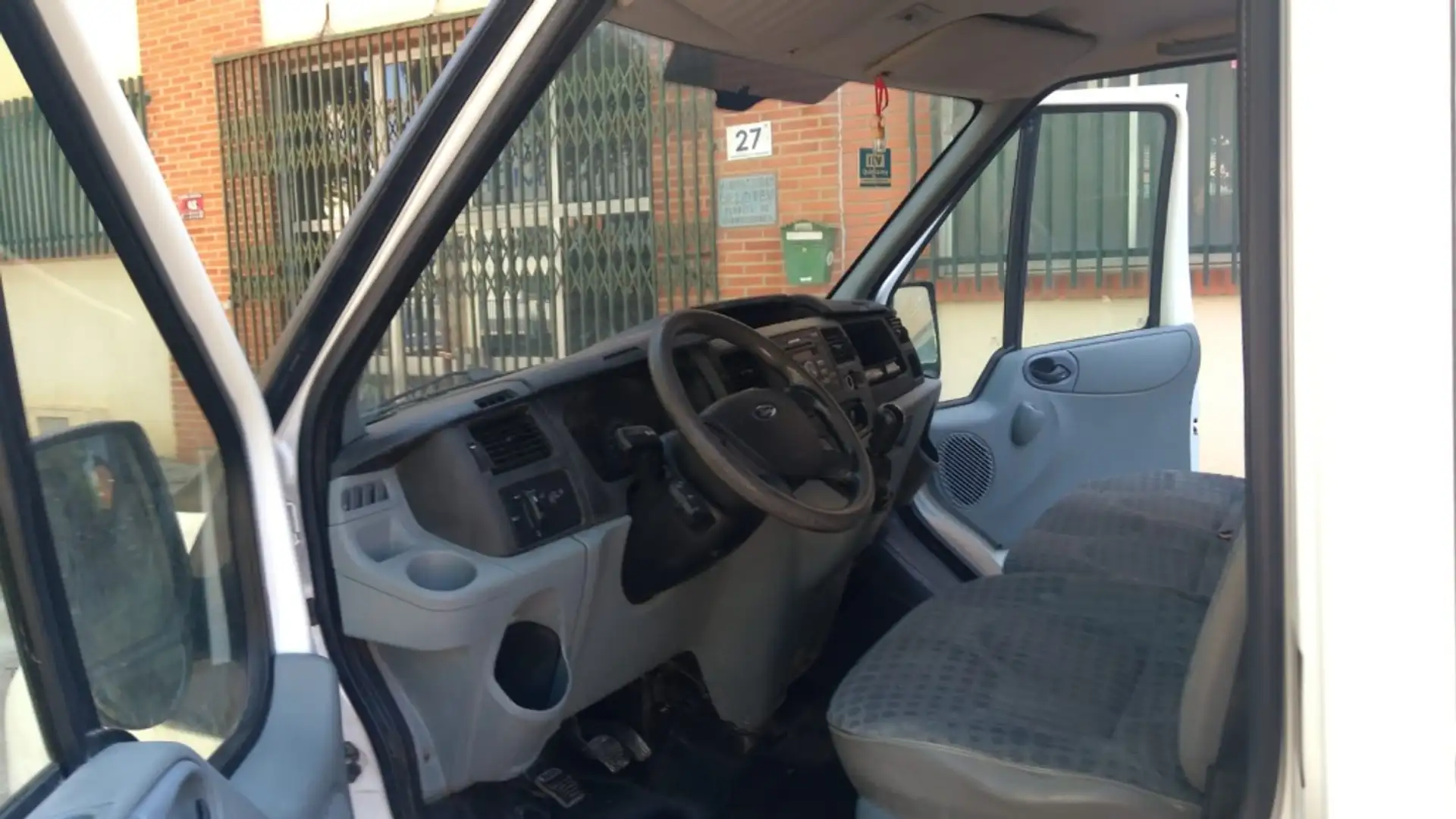 Ford Transit FT 300M Van 110 Blanc - 2