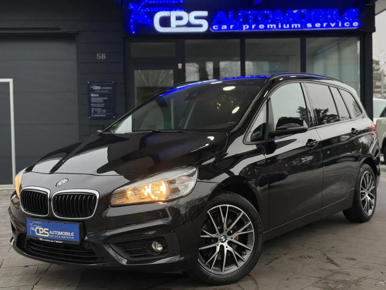 BMW 218