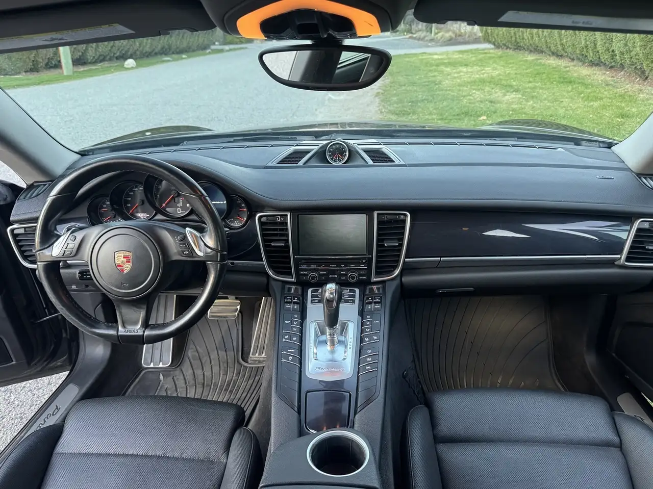 Porsche Panamera снимка Porsche Panamera