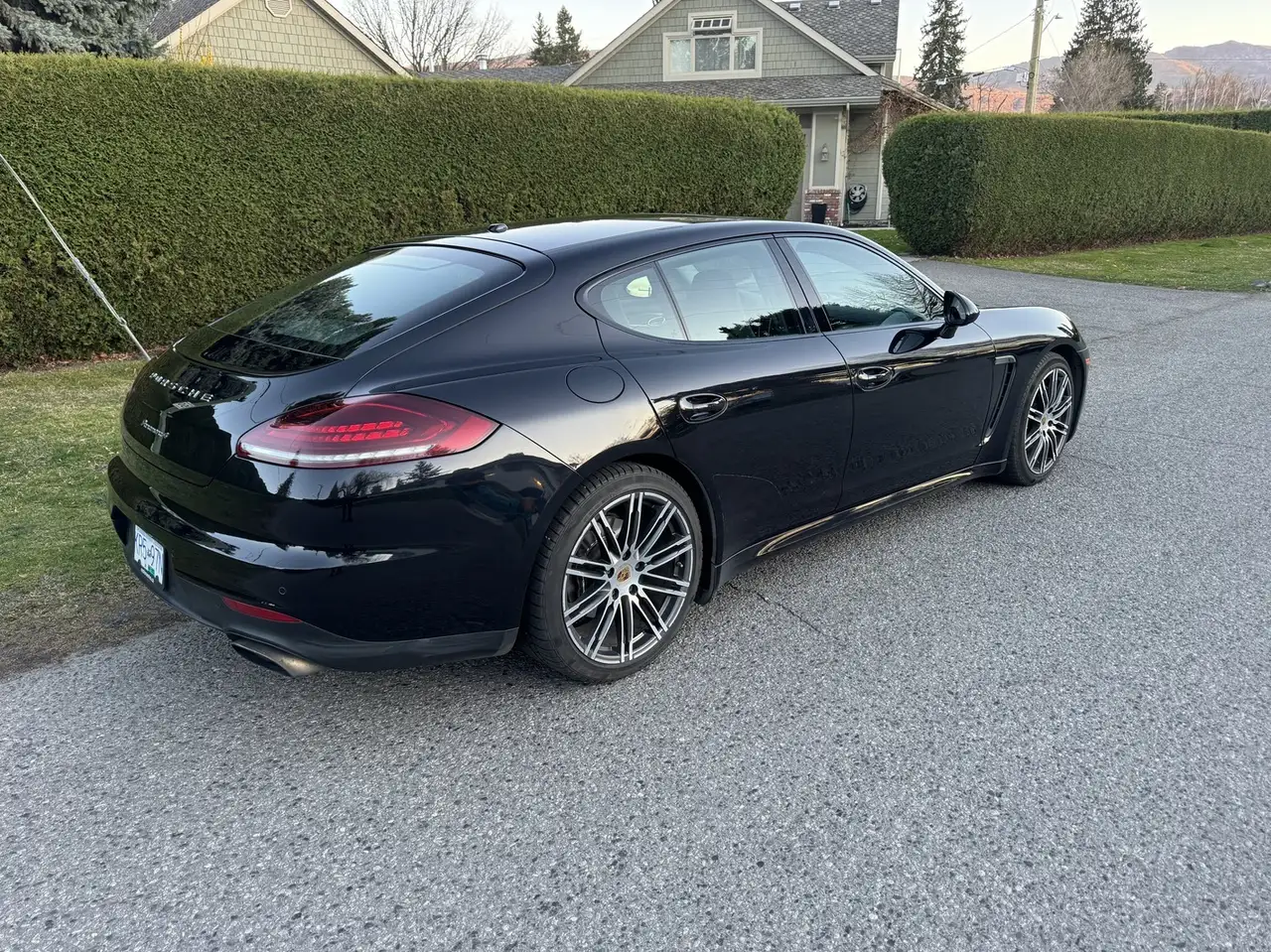 Porsche Panamera снимка Porsche Panamera